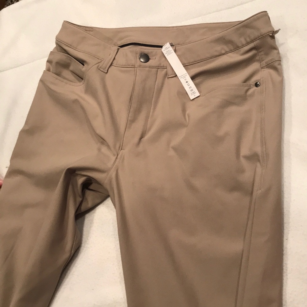 lululemon ABC khaki pants waist-30 length-33